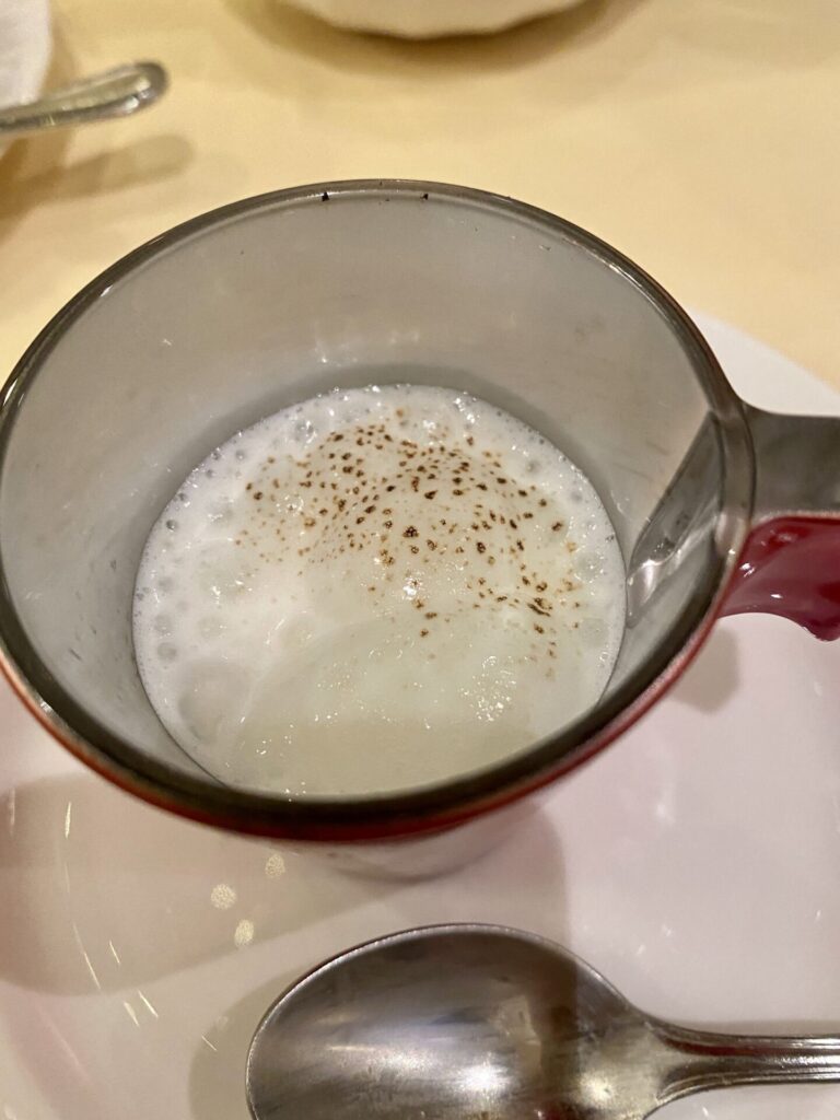 チェスナッツスープのカプチーノ仕立て